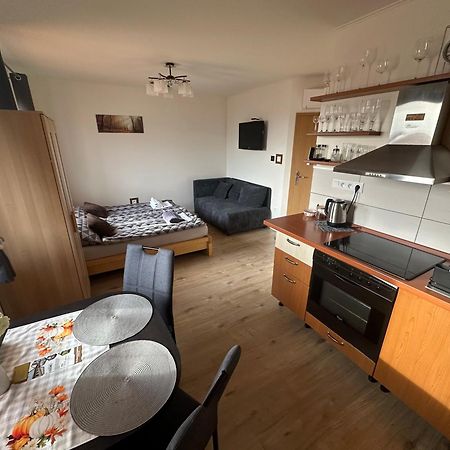Apartman Losonci Nesvady- Pre 2 Osoby Studio Eksteriør bilde