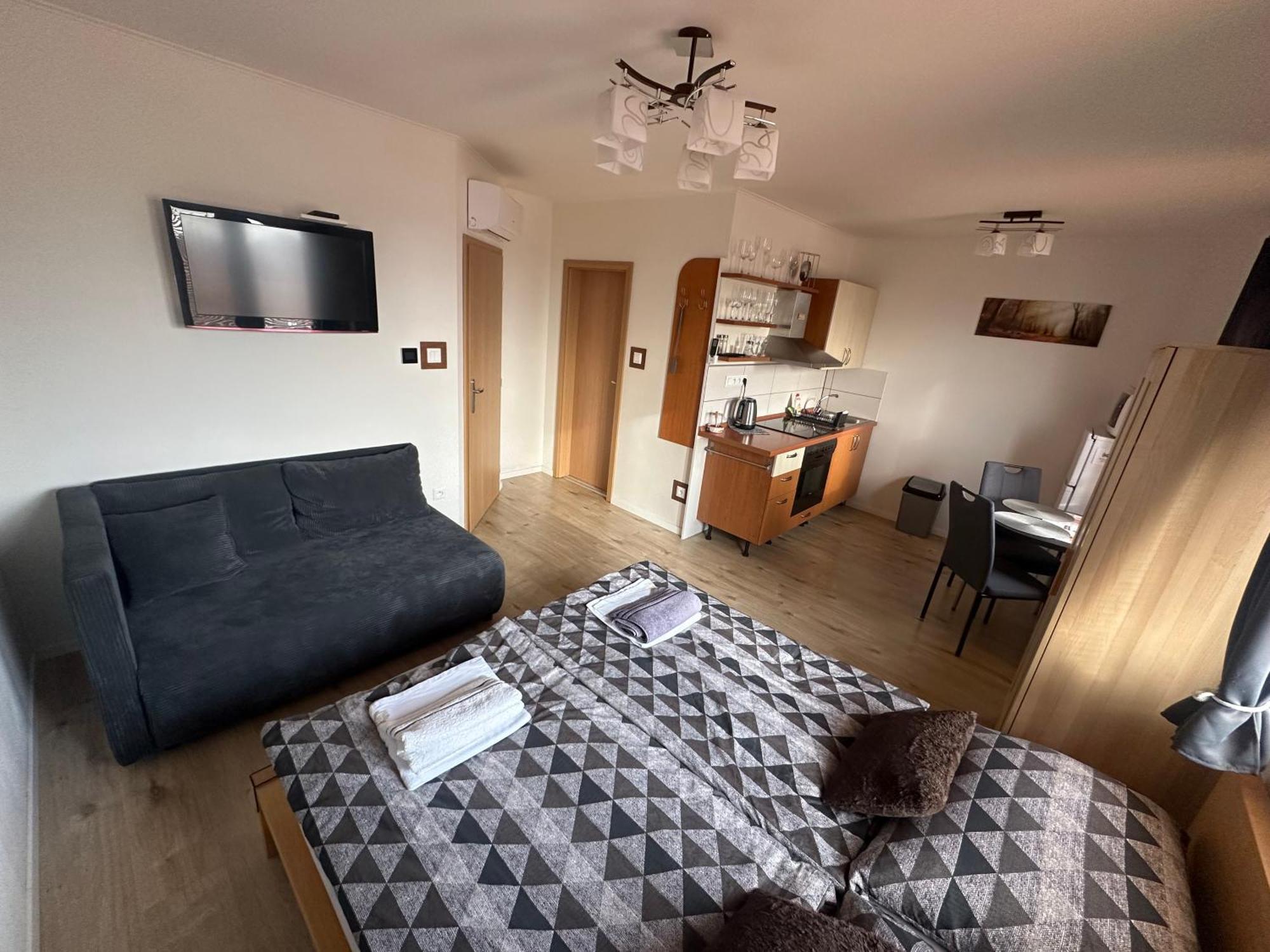 Apartman Losonci Nesvady- Pre 2 Osoby Studio Eksteriør bilde