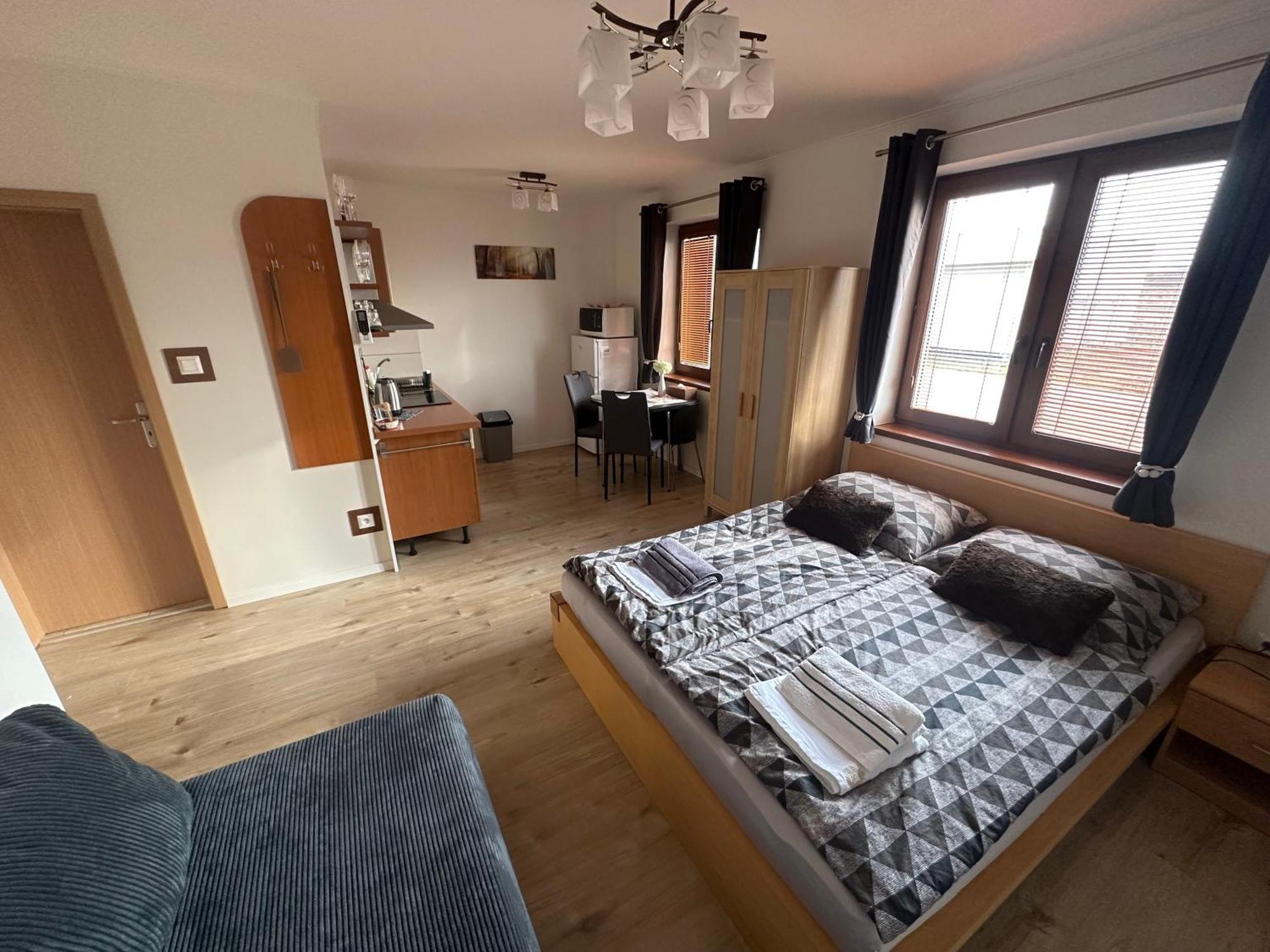 Apartman Losonci Nesvady- Pre 2 Osoby Studio Eksteriør bilde