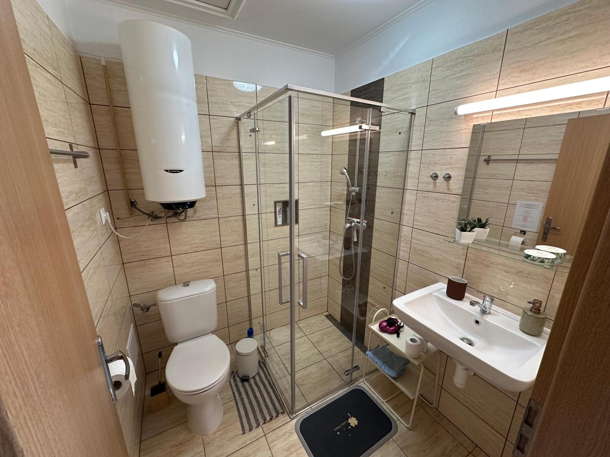 Apartman Losonci Nesvady- Pre 2 Osoby Studio Eksteriør bilde